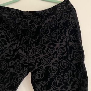 Nordstrom Velvet black rose print leggings, XL